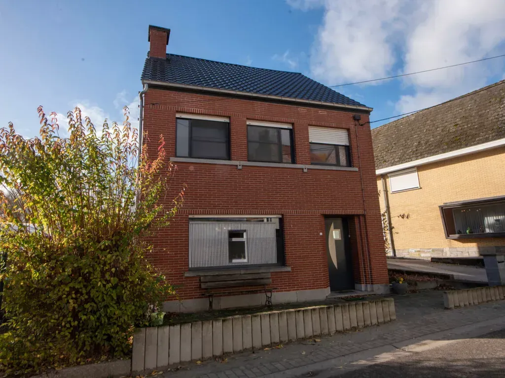 Extérieur - Maison Indépendante avec Garage et Jardin à Haaltert