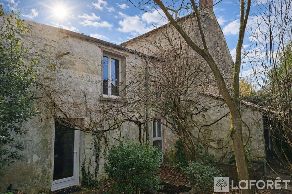 Jardin - Maison de Caractère avec Studio Indépendant à Avon