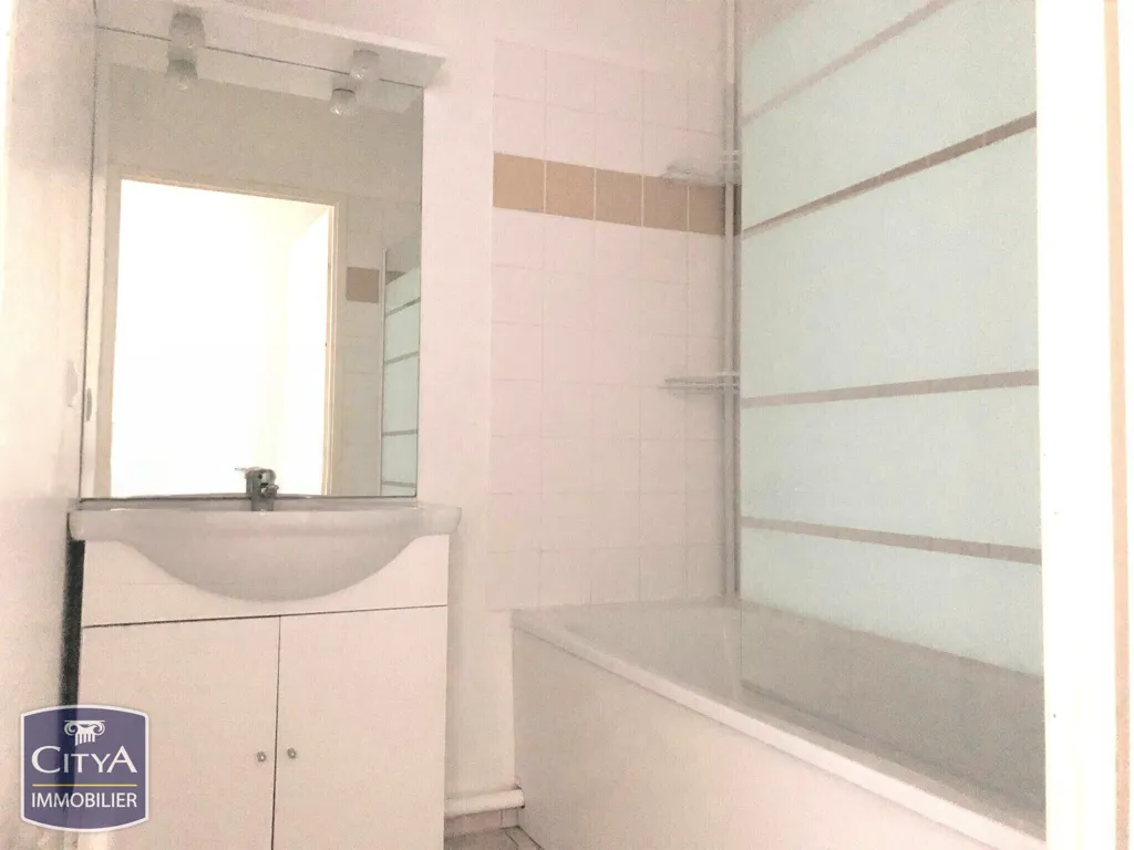 Bagni - 2-Bed Flat with Balcony in Avion