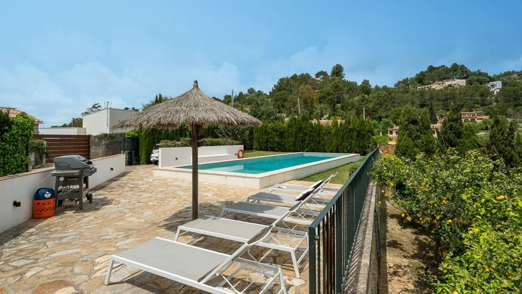 Piscina - Classical Villa with Pool in Puigpunyent
