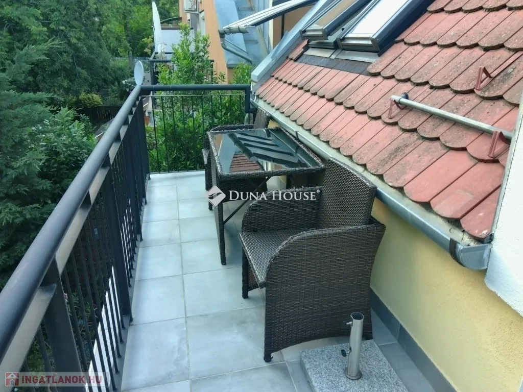 Balcone - Modernised Apartment with Balcony in Gárdony
