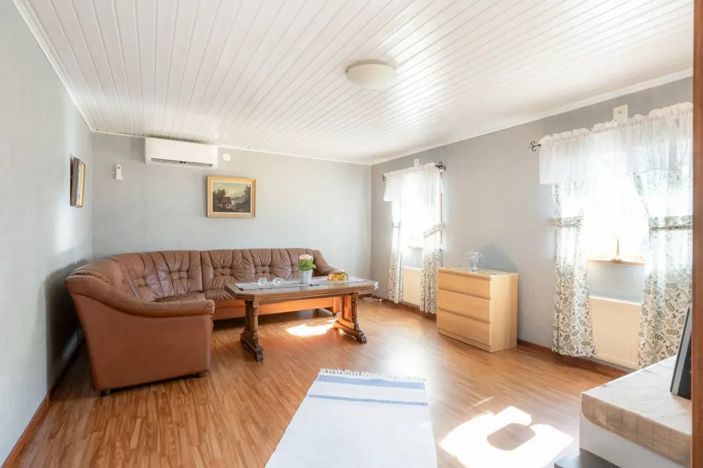 Séjour - Single-Storey House with Garden by Ringsjön
