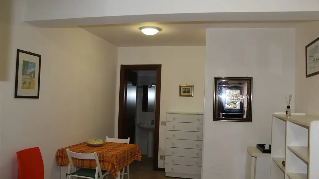 Dining Room - Trilocale with Private Resede in Siena