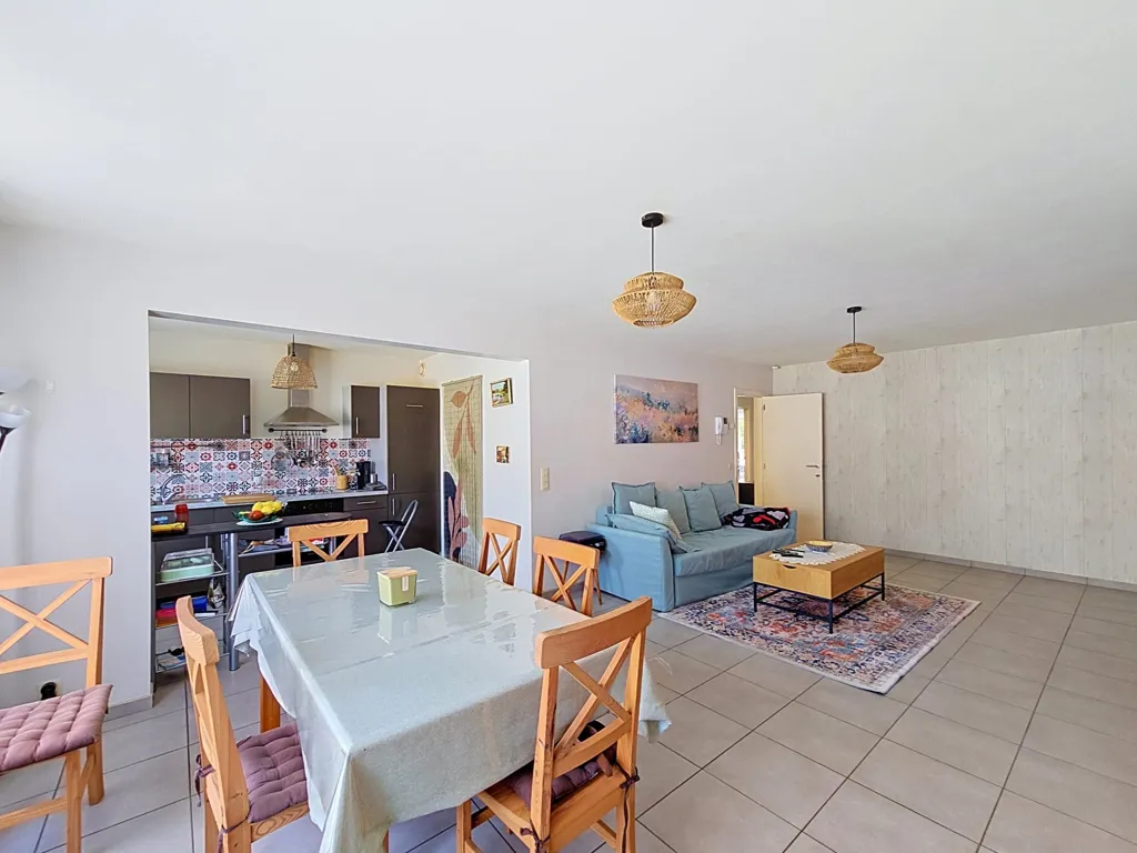 Sala da pranzo - 2-Bed Apartment with Terrace in Silly