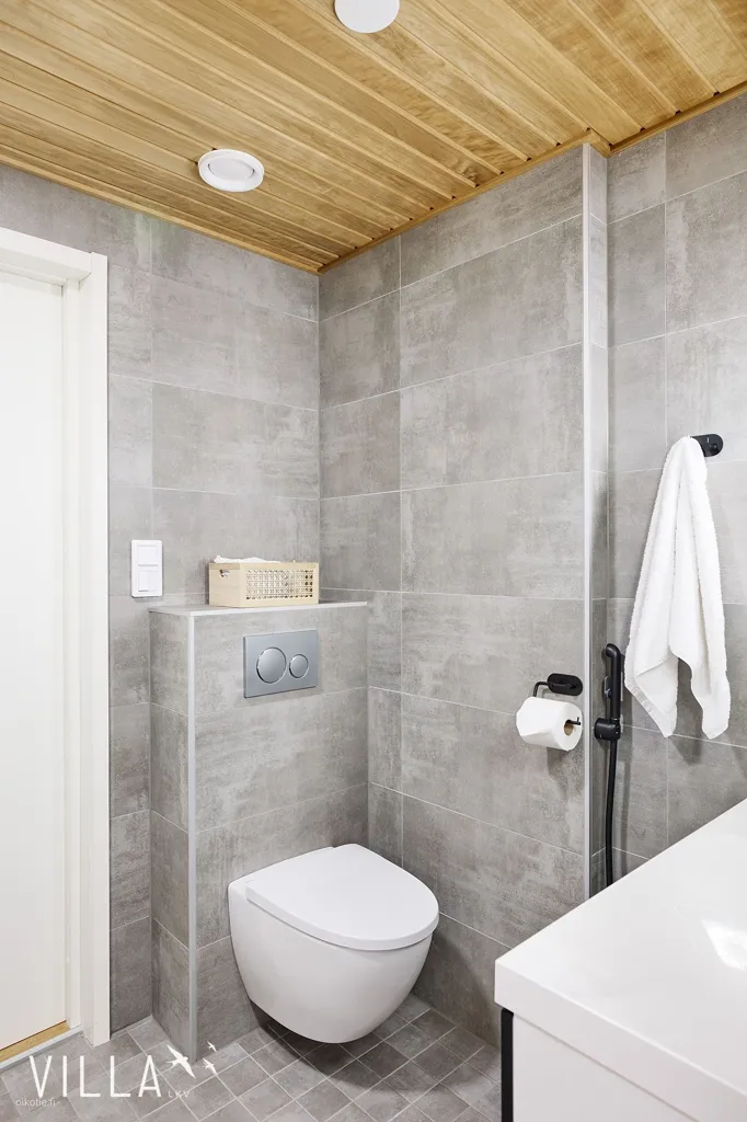 Bagni - Modern Apartment with West-Facing Balcony in Vuores