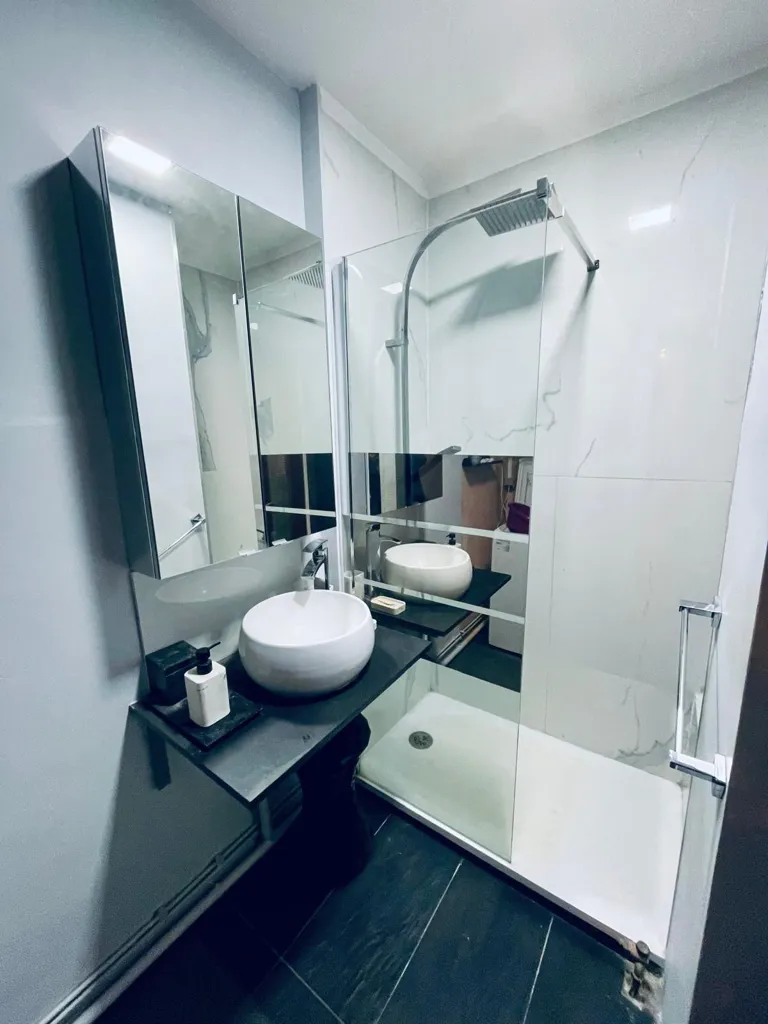 Salles de bain - Appartement T4 avec Ascenseur face au Parc à Toulon