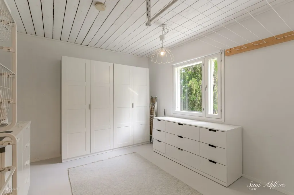 Pièces - Renovated Detached House with Sauna in Lohjan Immula