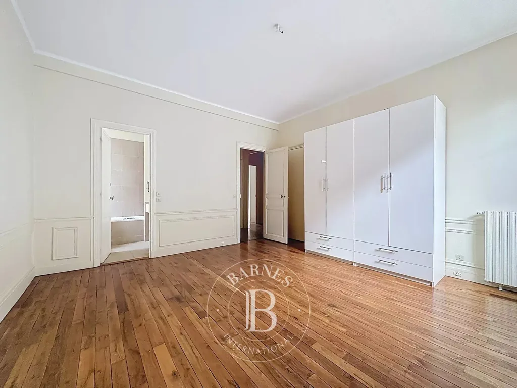Chambres - Appartement Luxe avec Vue sur la Ville près de la Tour Eiffel