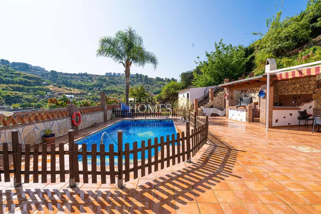 Bassein - Detached Villa with Pool in Frigiliana
