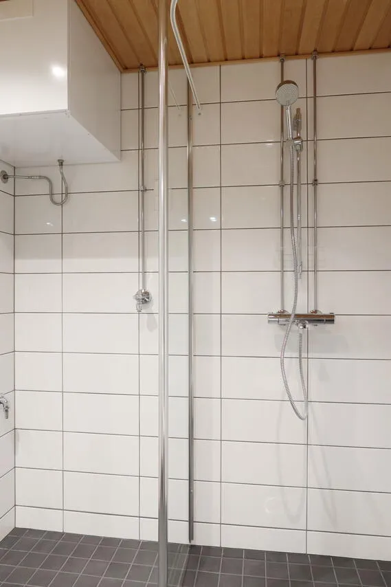 Bathrooms - Bright Corner Flat with Balcony in Turku Centre