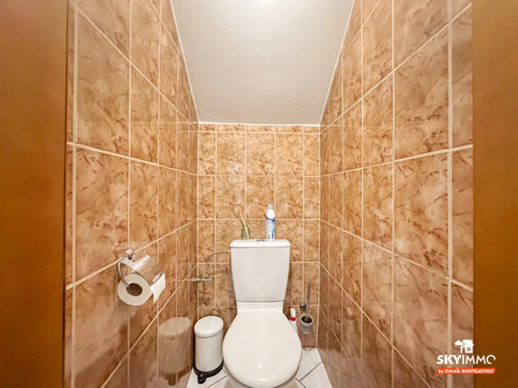 Vannitoad - Spacious 3-Bedroom Apartment in Juprelle