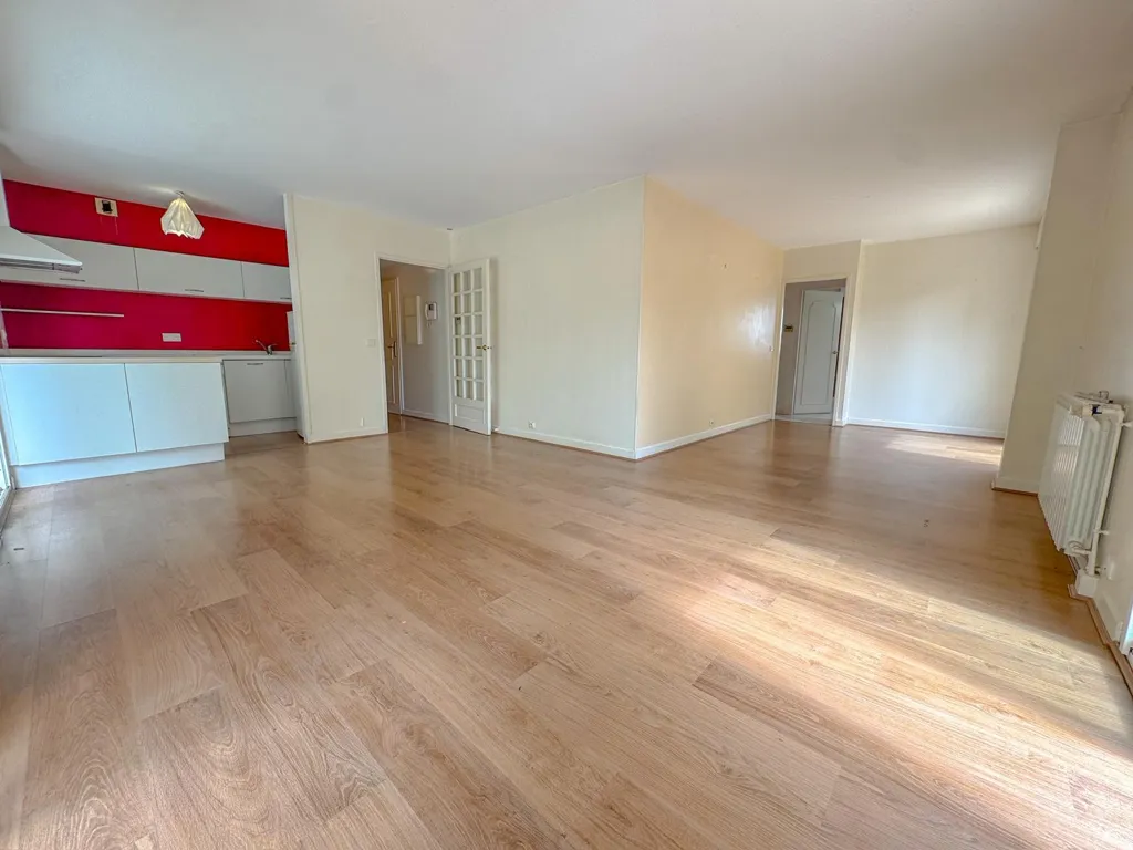 Elutuba - Apartment with 100m² Terrace in Arènes Quarter