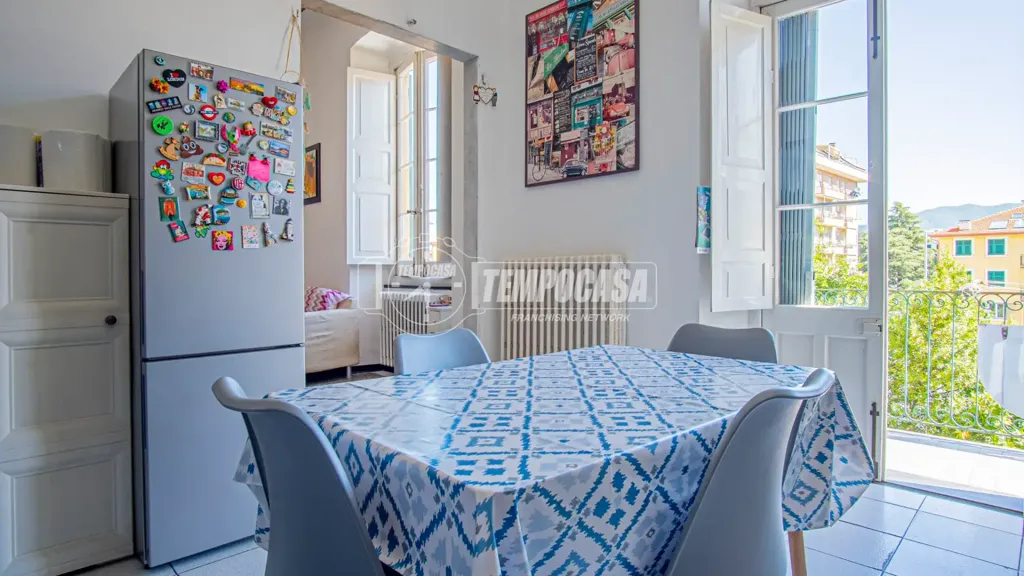 Sala da pranzo - Historic Apartment with Balcony in Lavagna