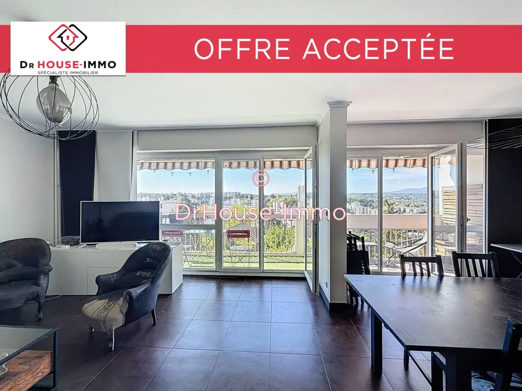Söögituba - 6-Piece Apartment with Pool in Tassin-la-Demi-Lune