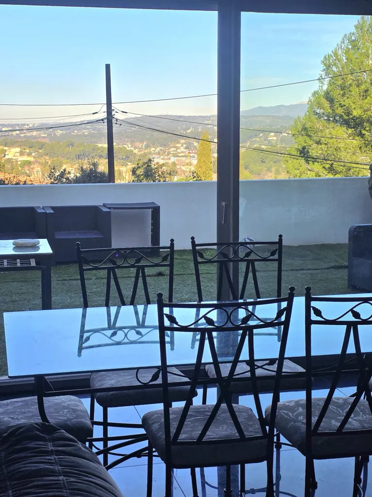 Terrasse - Maison Contemporaine avec Vue Dégagée à Aubagne