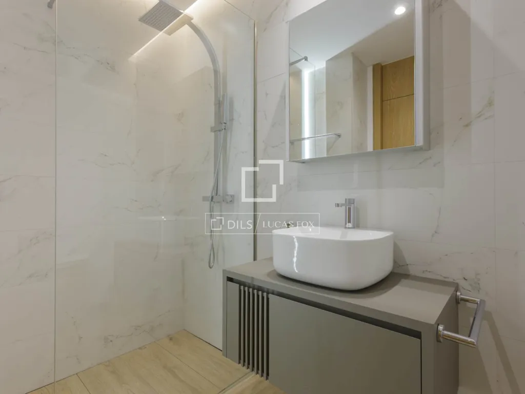 Bathrooms - Luxury Apartment with Golf Course Views in La Finca
