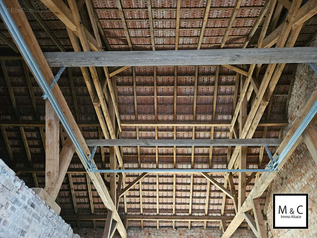 Pièces - Maison à Rénover avec Jardin à Schleithal