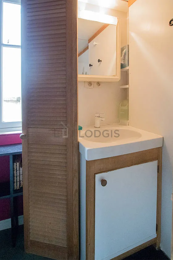 Baños - Meubled Apartment with Balcony in Paris 6th