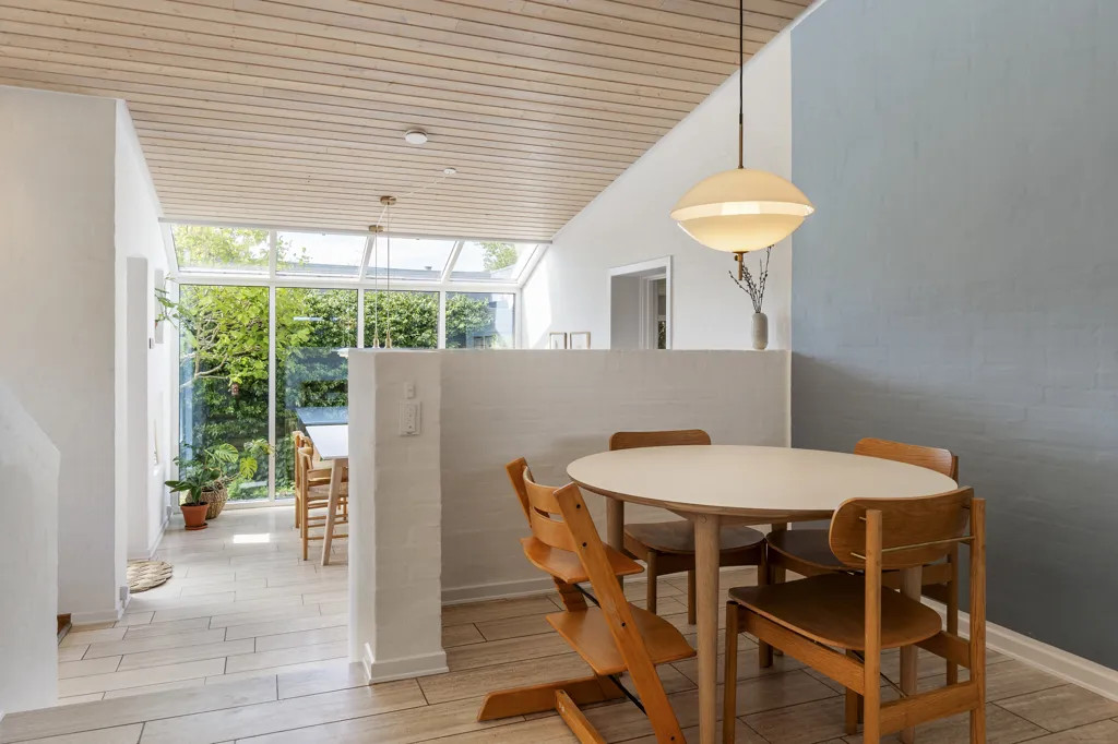 Salle à manger - Architect-Designed Villa with Ådalen View