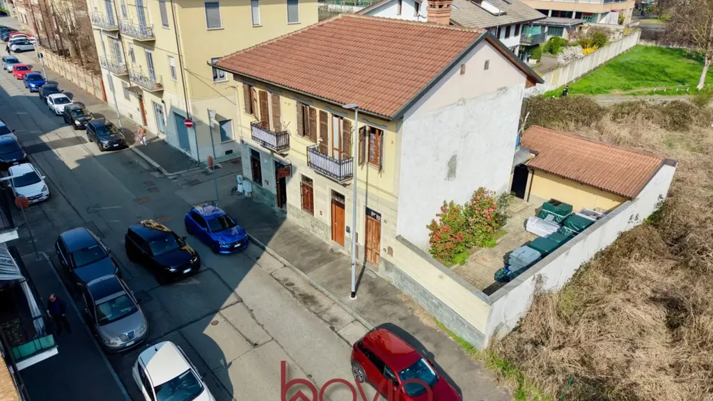 Aerial - Quadrilocale with Private Courtyard in Regio Parco, Turin