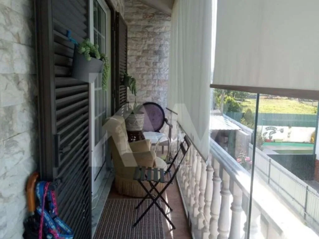 Balcony - Luxury House with Garden in Aveiro