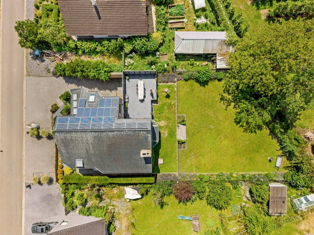 Vista aerea - Villa with Playful Architecture in Nieuwerkerken