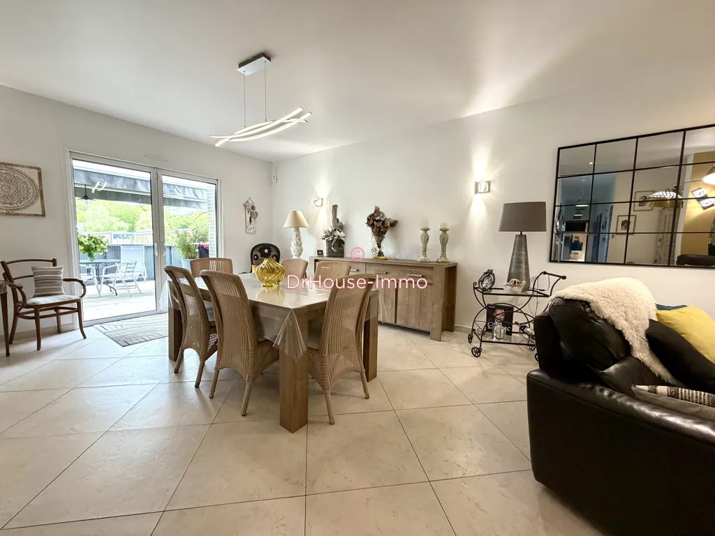 Salle à manger - Maison Contemporaine avec Terrasse à Objat