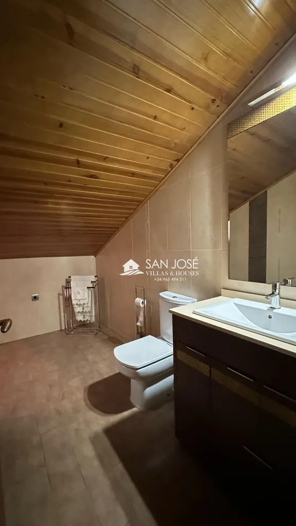 Salles de bain - Luxury Chalet with Tropical Pool in Aspe