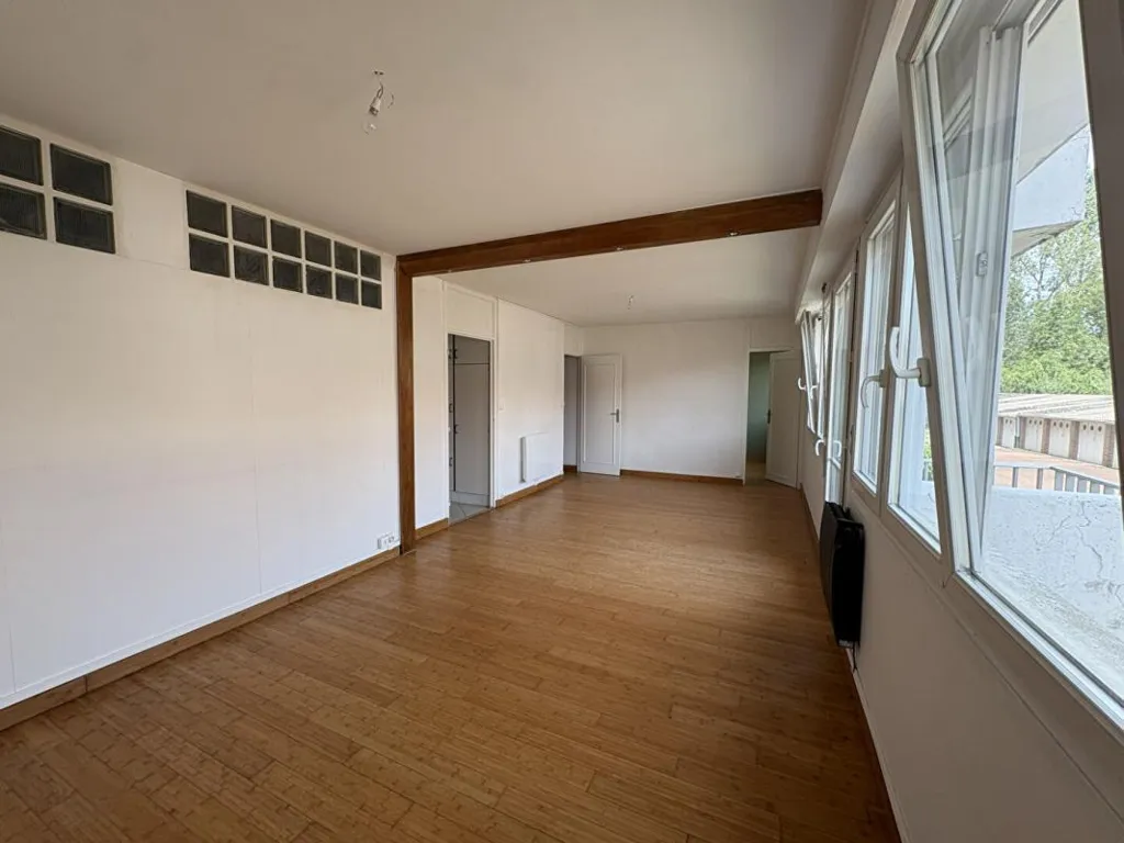 Pièces - Appartement avec Garage et Cave près du Centre-ville d'Arras