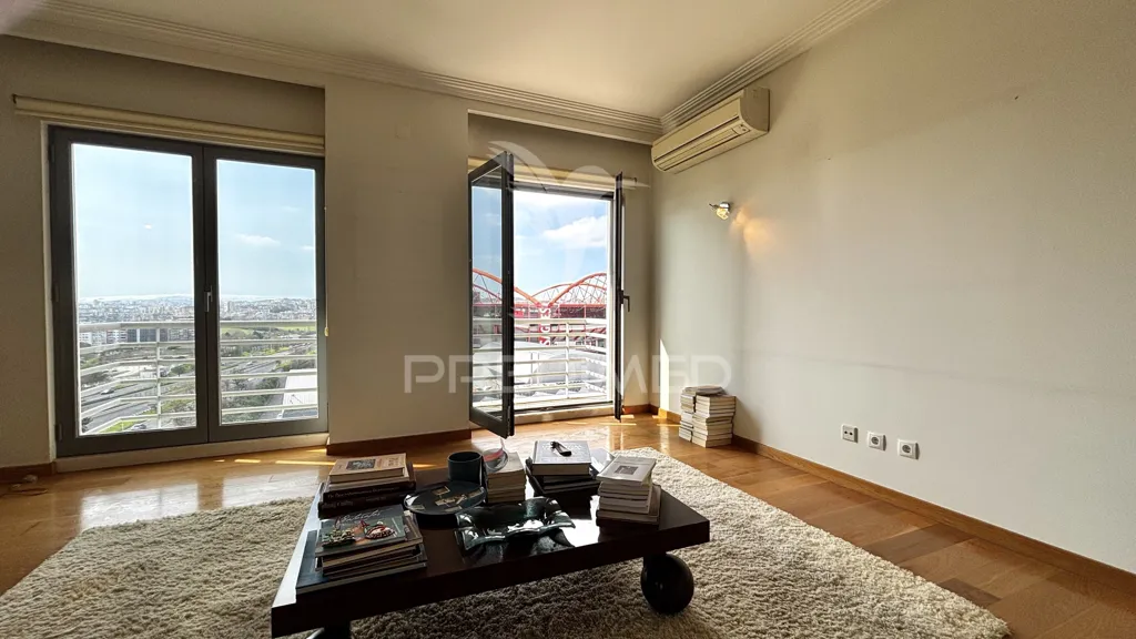 Elutuba - Penthouse with Panoramic View in São Domingos de Benfica
