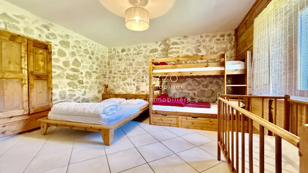Bedrooms - House with Ski Access in Mijoux