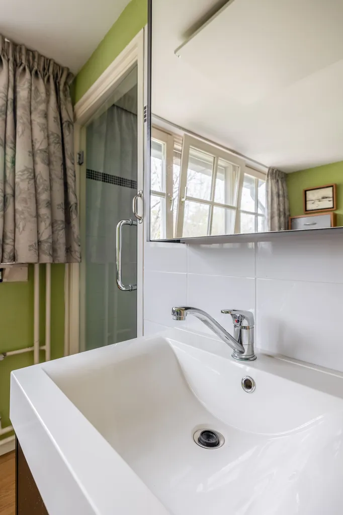 Bathrooms - Country House with Forest View in Deurne