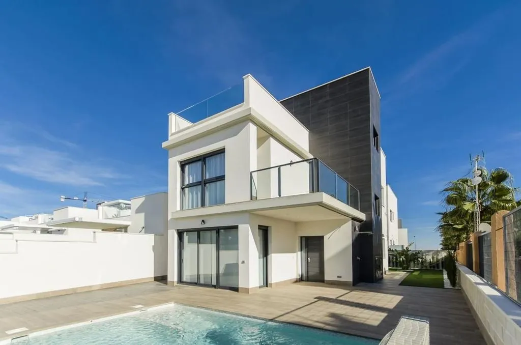 Exterior - Newly Constructed Villa with Pool in San Miguel