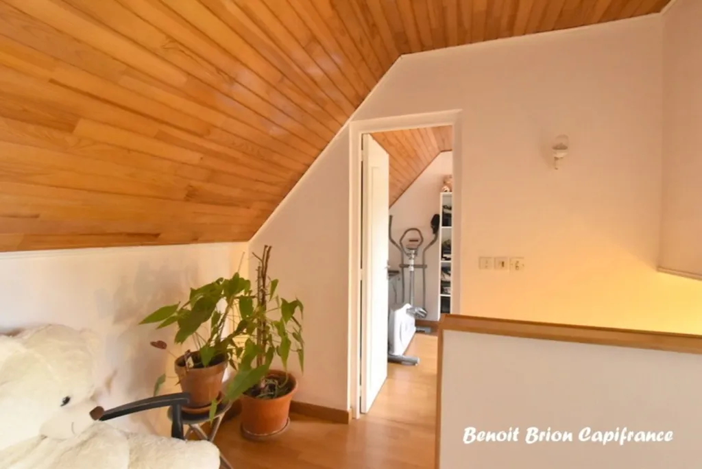 Pièces - Maison Rénovée avec Jardin à Louvigné-du-Désert
