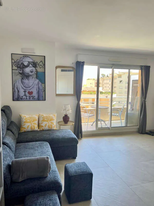 Séjour - Studio avec Terrasse Vue Mer près de Monaco