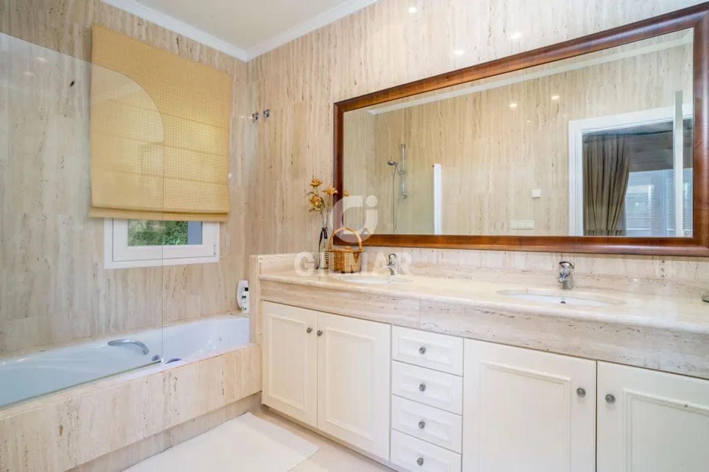 Vannitoad - Luxury Villa with Sea View in Benahavís