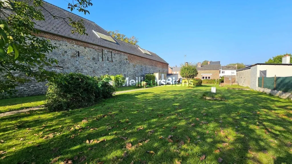 Jardin - Maison Individuelle avec Jardin à Louvignies
