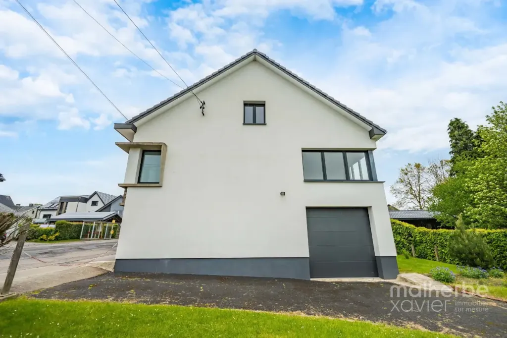 Extérieur - Ensemble Immobilier Rénové avec Habitation et Garages à Elsenborn