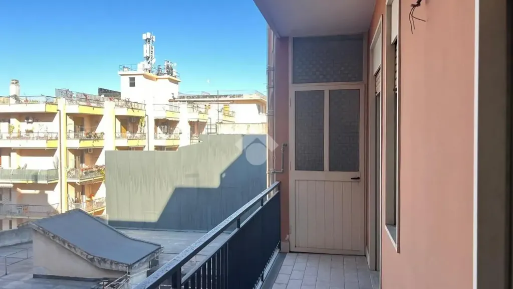 Rõdu - Modernised Apartment with Balcony in Giarre