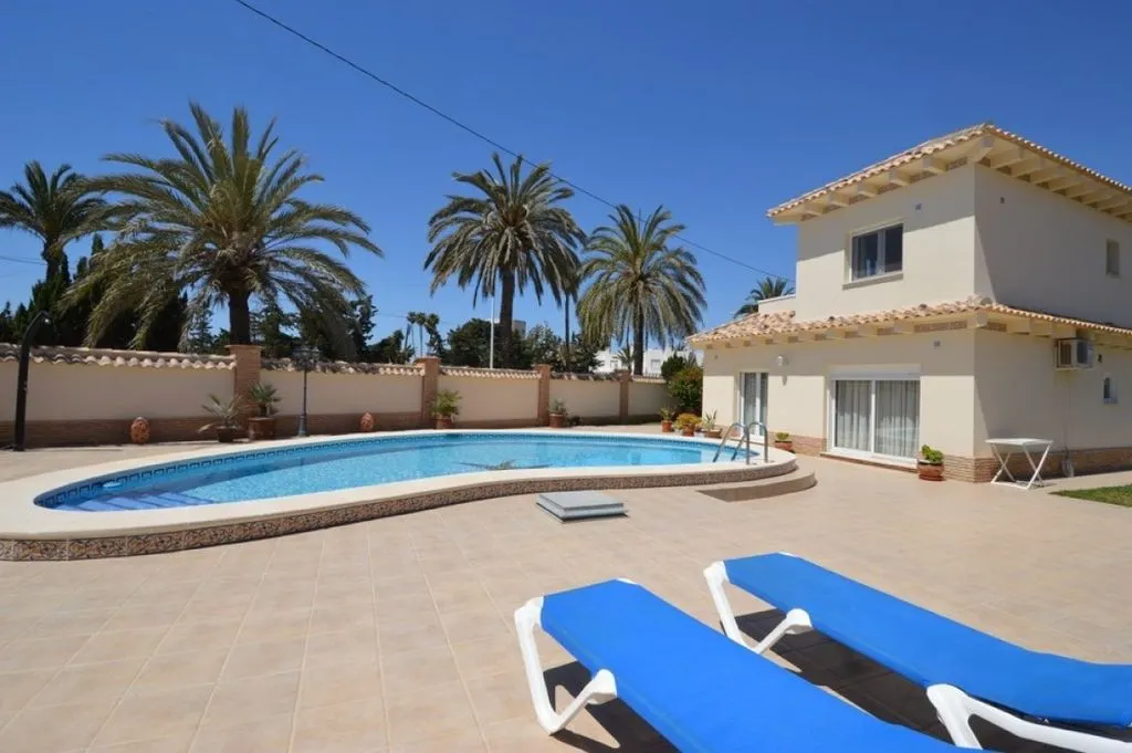 Bassein - Luxury Villa with Pool in Cabo Roig, Valencia