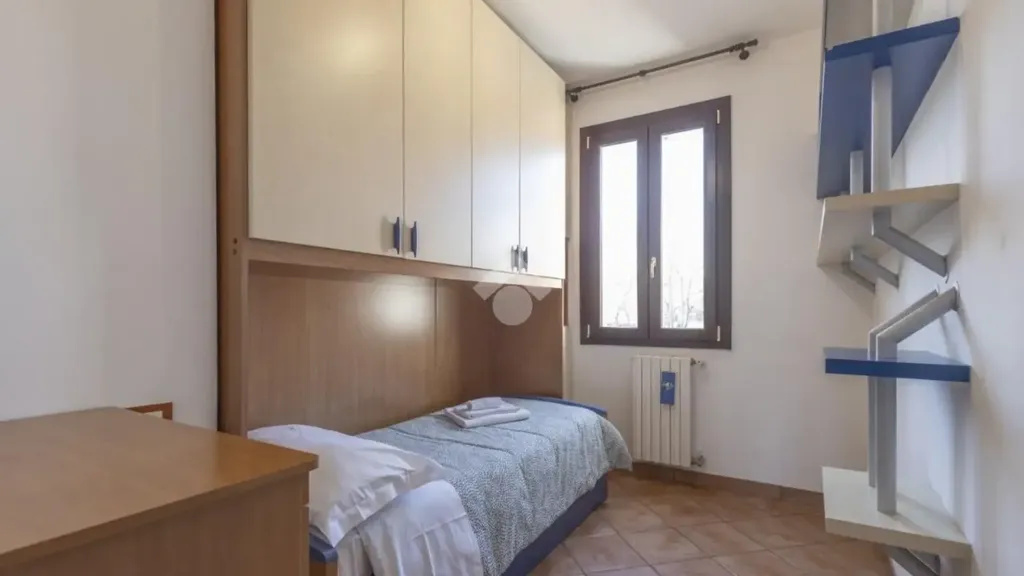 Chambres - Rusticated Apartment with Balcony in Torrette, Ancona