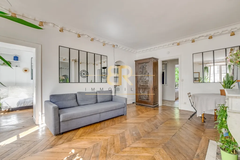 Elutuba - Haussmannian Flat with Charm in Saint-Georges