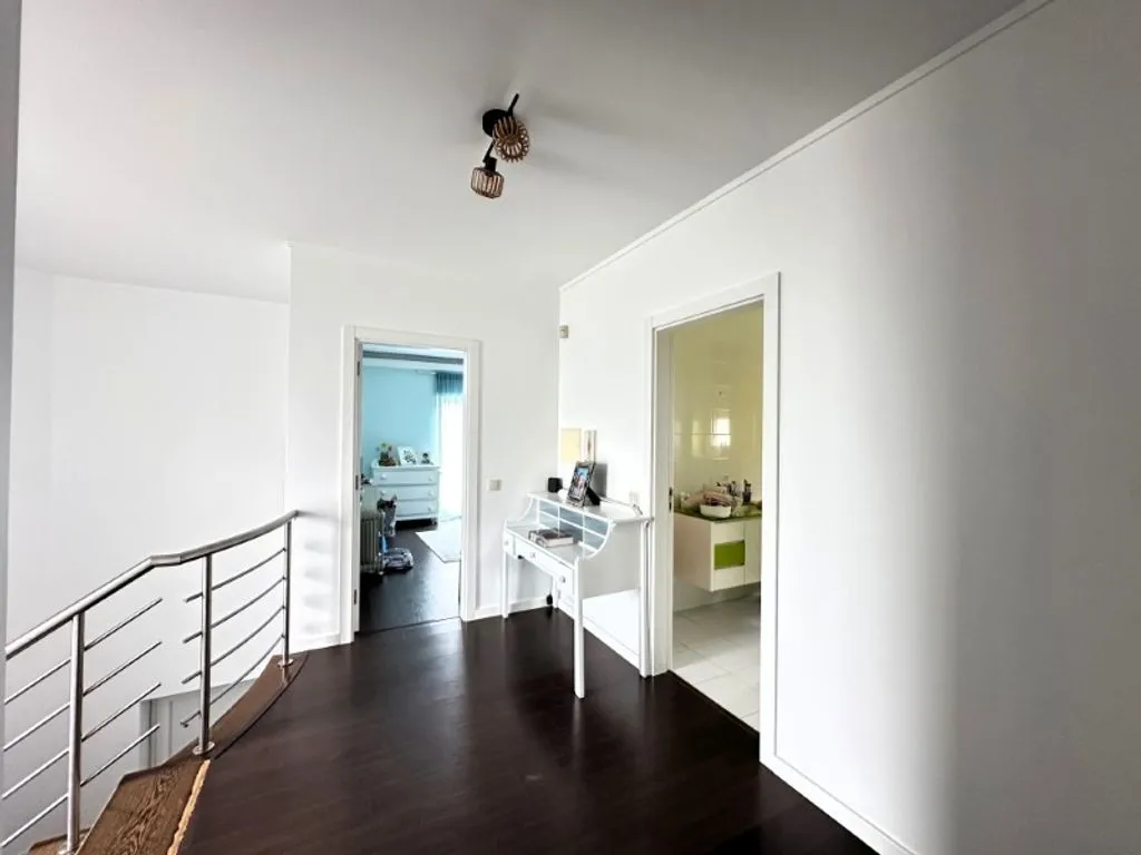 hallway_entrance