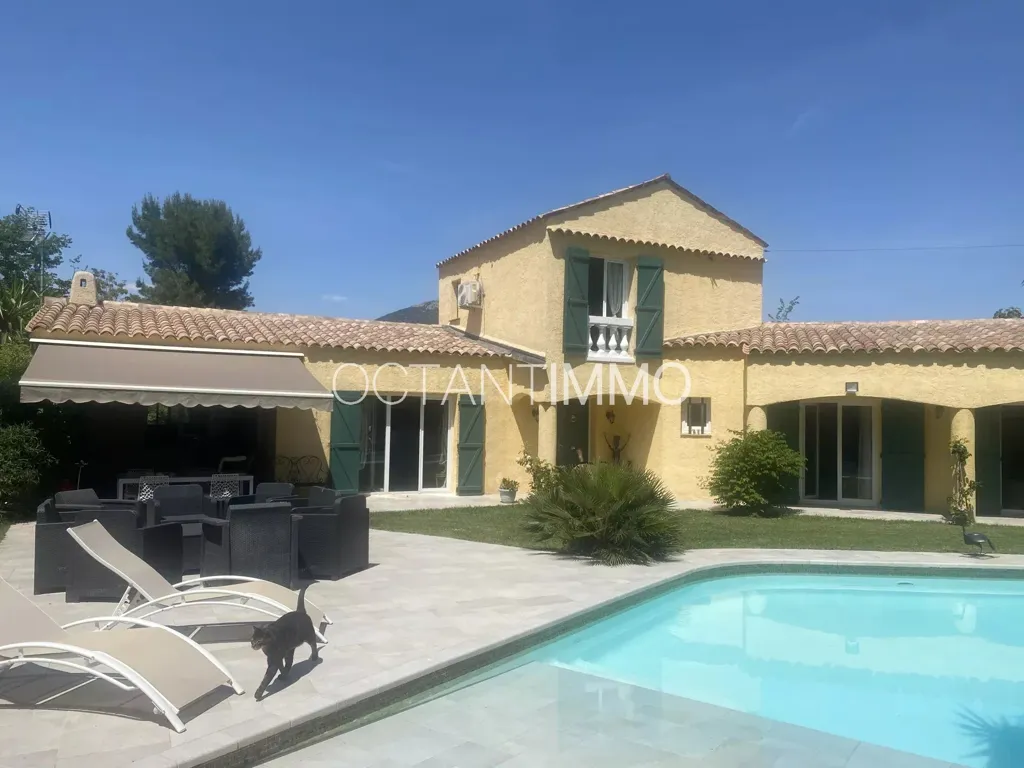 Bassein - Villa with Pool in Le Rouret