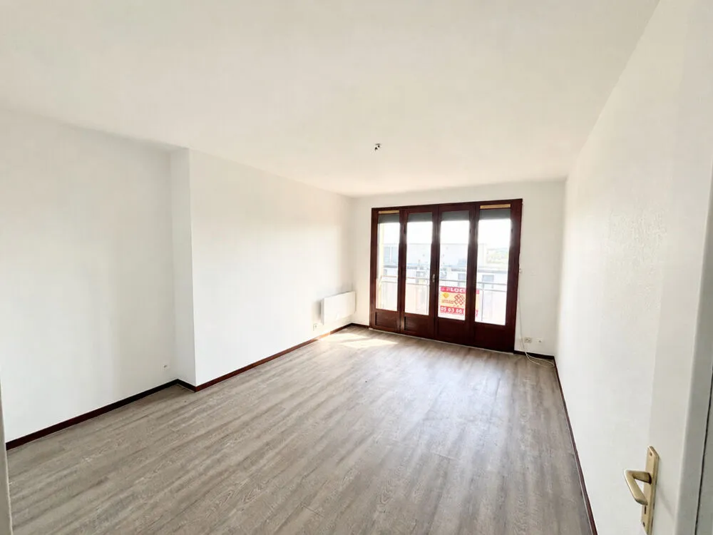 Stanze - Renovated 2-Bed Flat with Balcony in Montauban