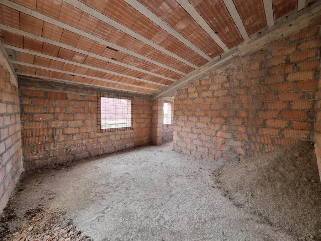 Toad - Twin Apartments with Potential in Montefusco