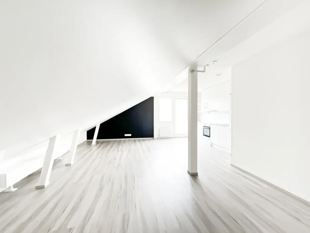 Toad - Attic Studio with French Balcony in Nekala
