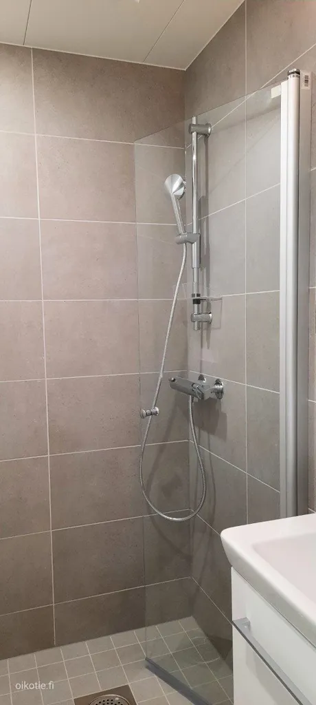 Salles de bain - Modern Studio with Balcony in Kuninkaantammi, Helsinki