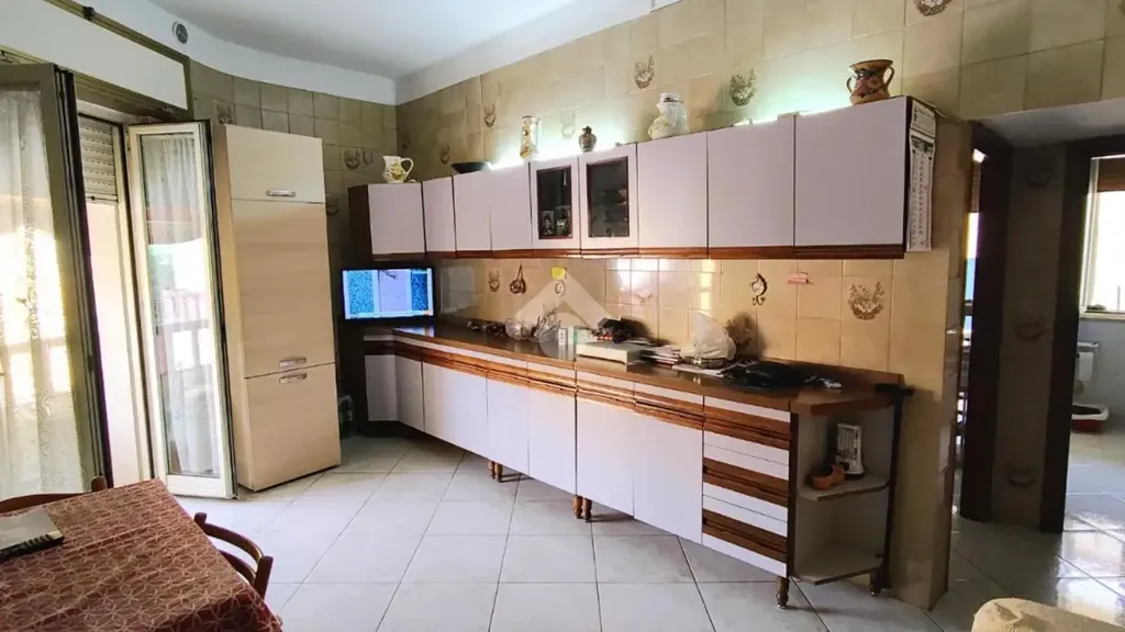 Cuisine - Bright Apartment with Balcony in Foggia Centre