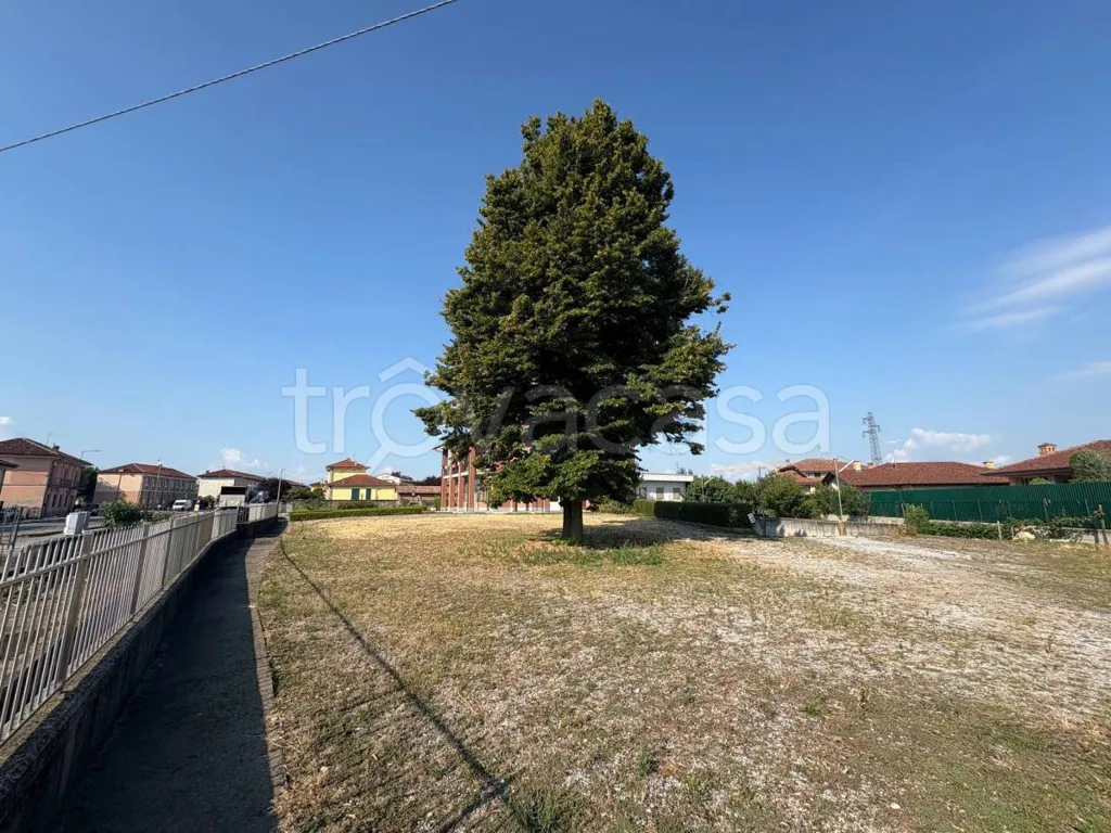 Jardin - Bifamiliar Villa with Commercial Space in Fossano